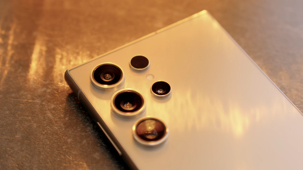 Samsung S24 Ultra vs Huawei P70 Pura Ultra
